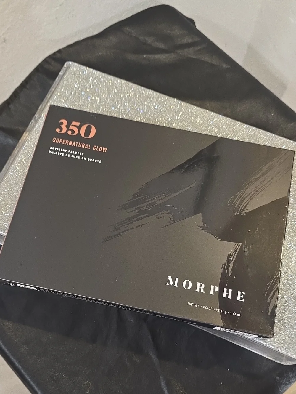 Morphe 35O Supernatural Glow  Artistry Palette